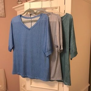 3 V-neck shirts, 🔵🟩 stretchy and comfy.  Elbow length sleeve.